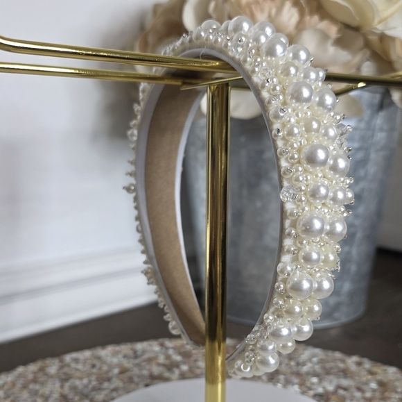 Elegant Pearl Embellished Headband - Picture 1 of 4
